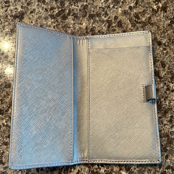 Coach Check Book - Picture 6 of 6